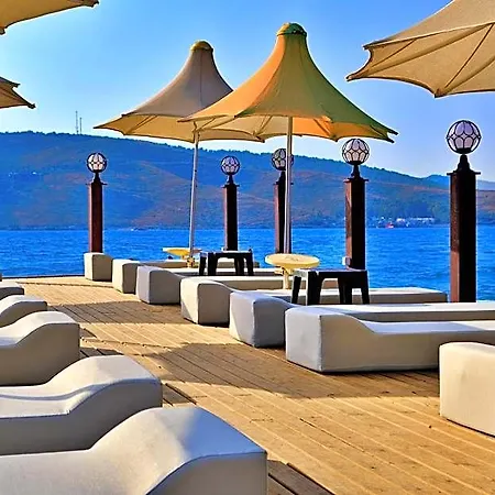 Oscar Seaside & فندق